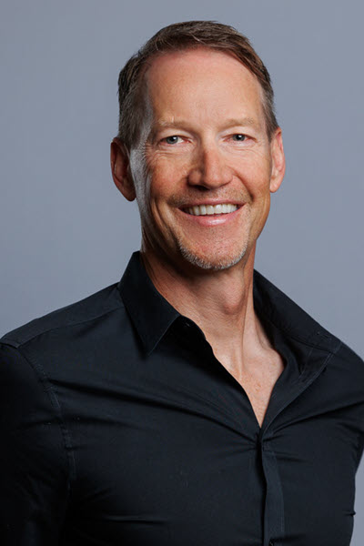 Dr. Ryan Groelz